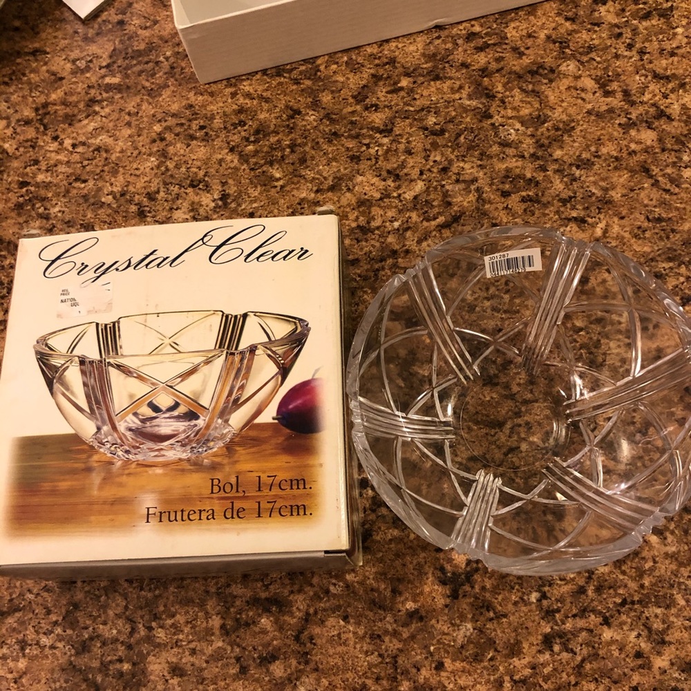 Crystal Clear “Paris” serving bowl, made in Japan.